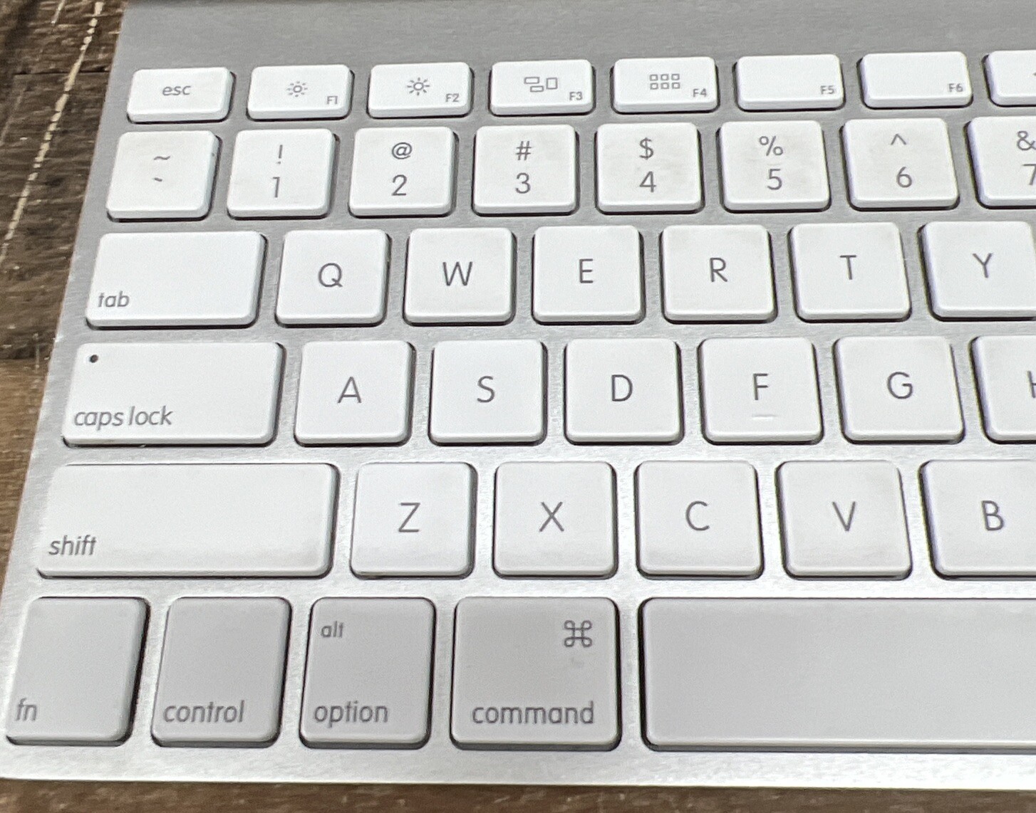 Apple Wireless Bluetooth Keyboard A1314 Mac Aluminum Free Shipping