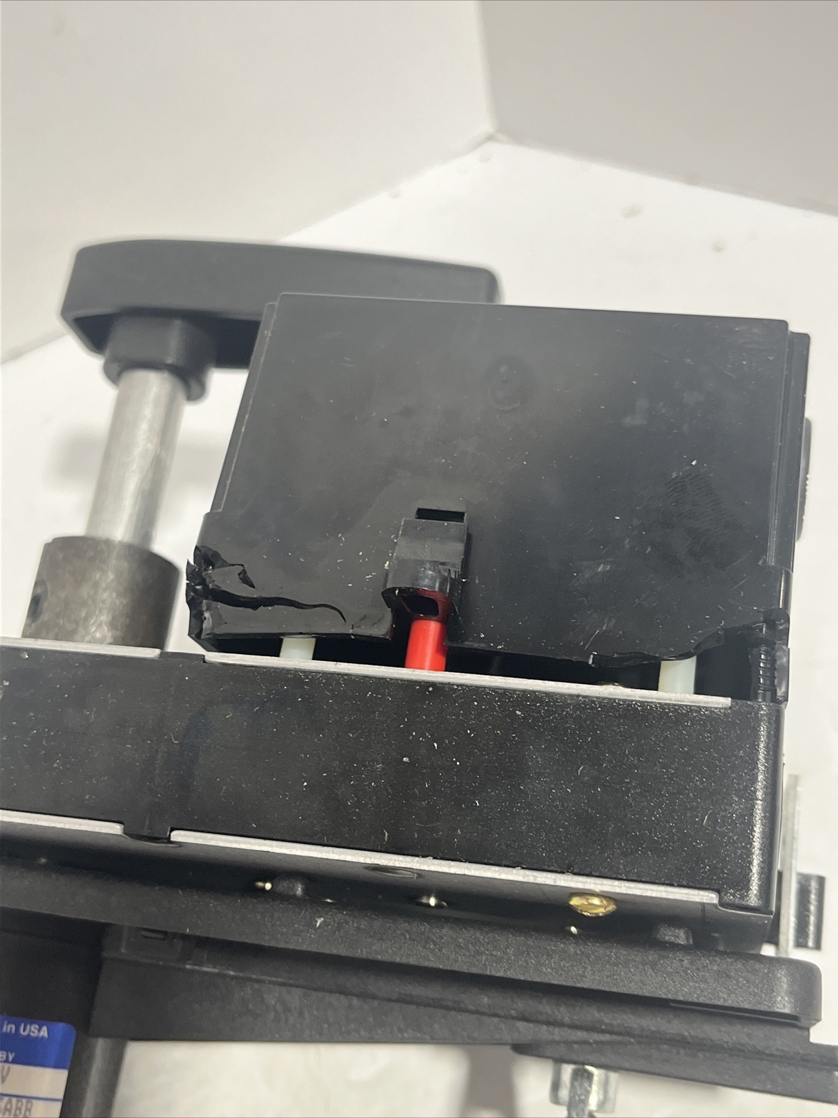 Kmc Controls VFP-43ABB ACTUATOR COVER IS CRACKED