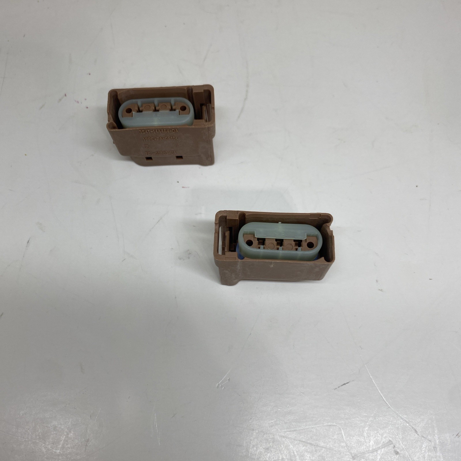 (2pcs)Federal Mogul  ZFJ-00703-UA Federal Mogul Freightliner Genuine