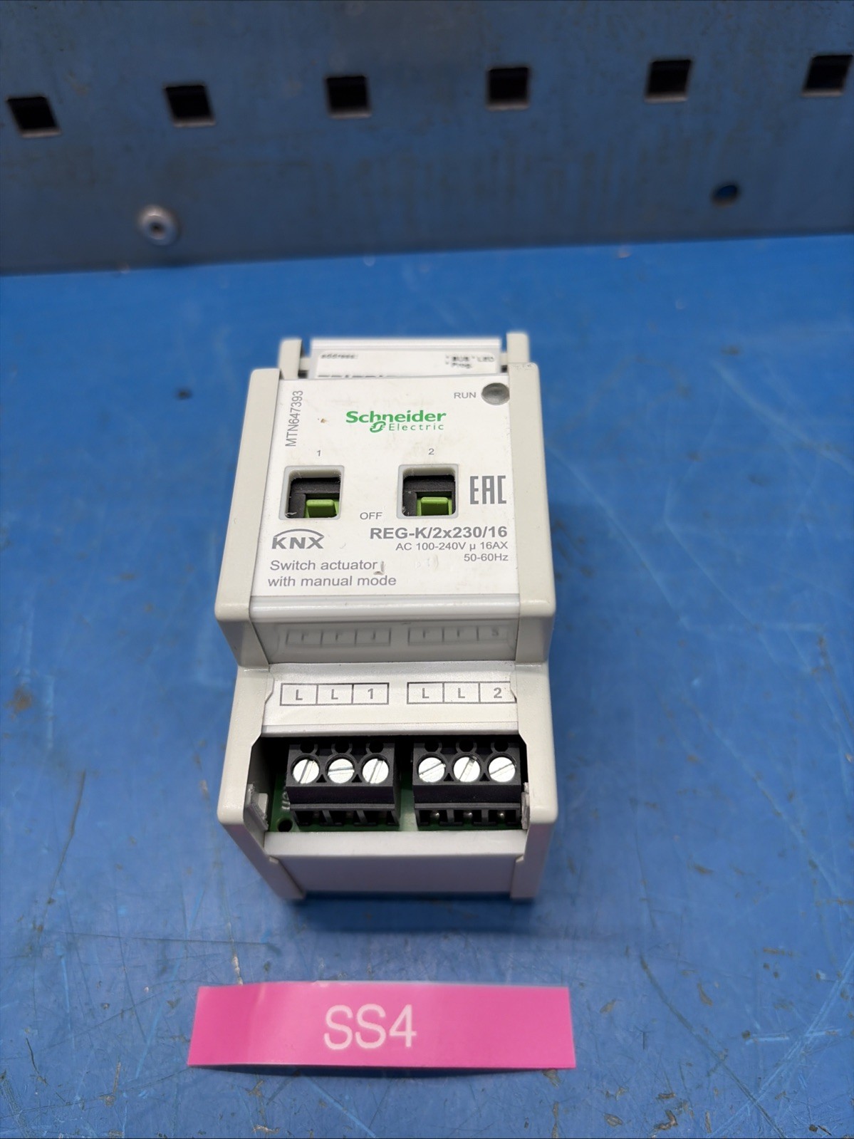 Schneider Electric Switch Actuator REG-K/2x230/16 Fast 🇺🇸 Shipping + Warranty