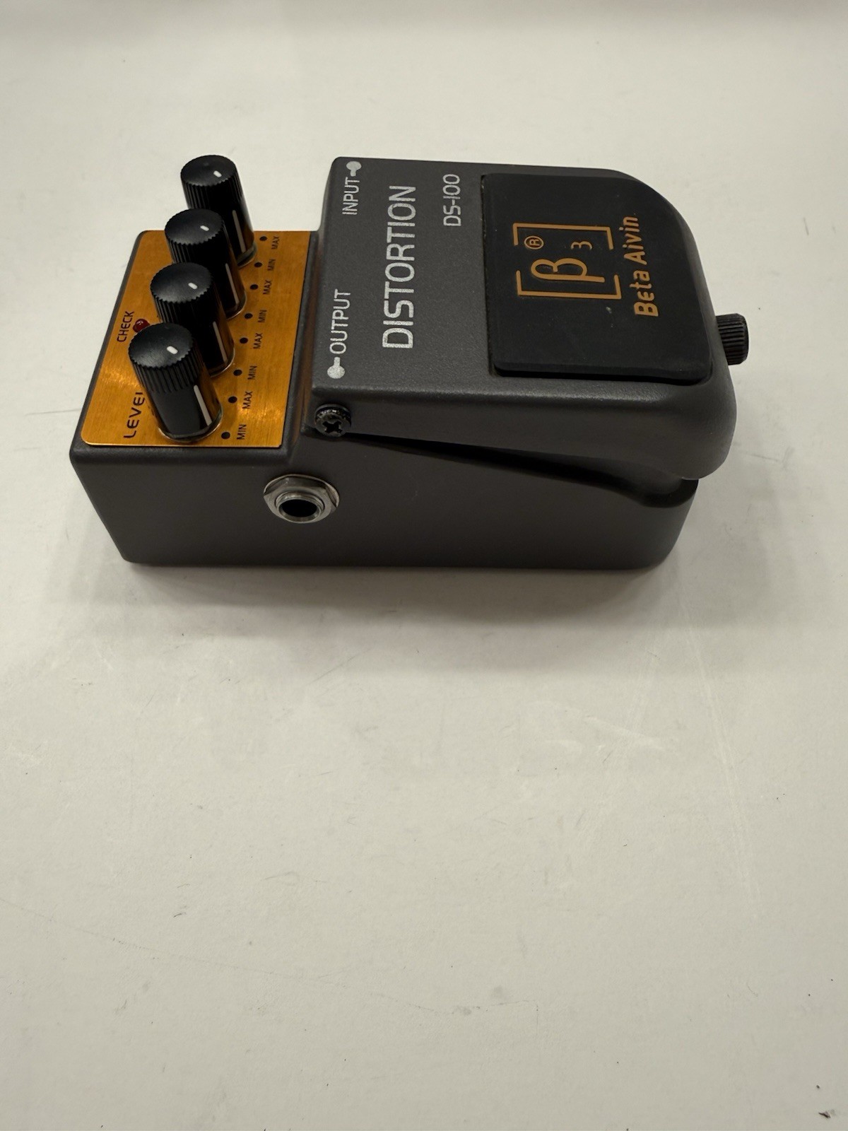 Beta Aivin DS-100 Distortion Rare Guitar Effect Pedal