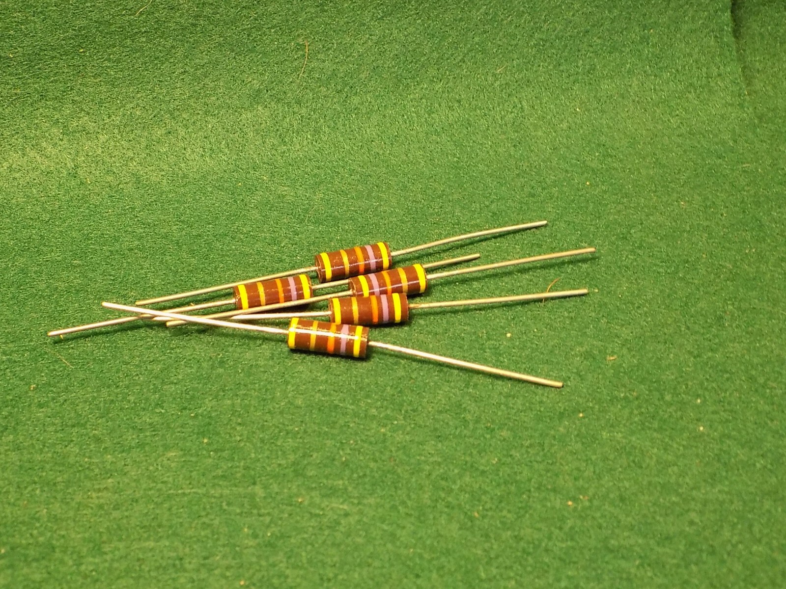 (1) 5 Pack Carbon Comp 4.7K OHM 1 Watt 5% Resistors NOS