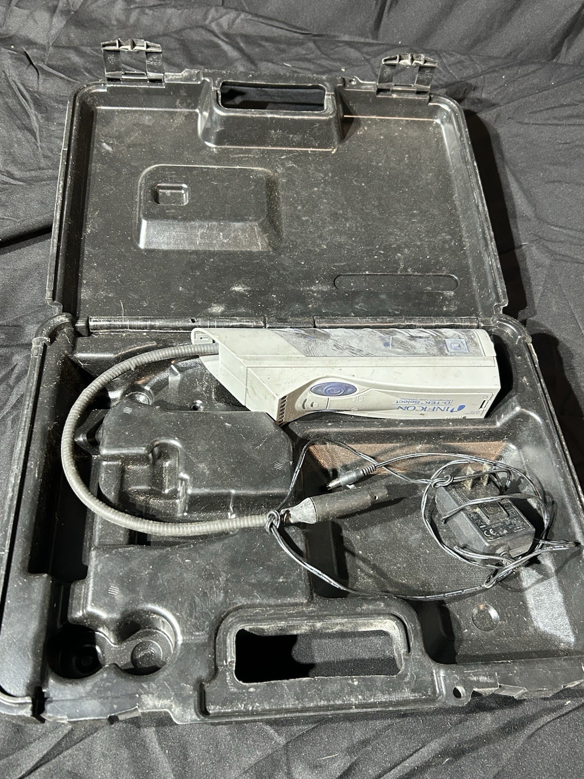 INFICON D-TEK Select Refrigerant Leak Detector