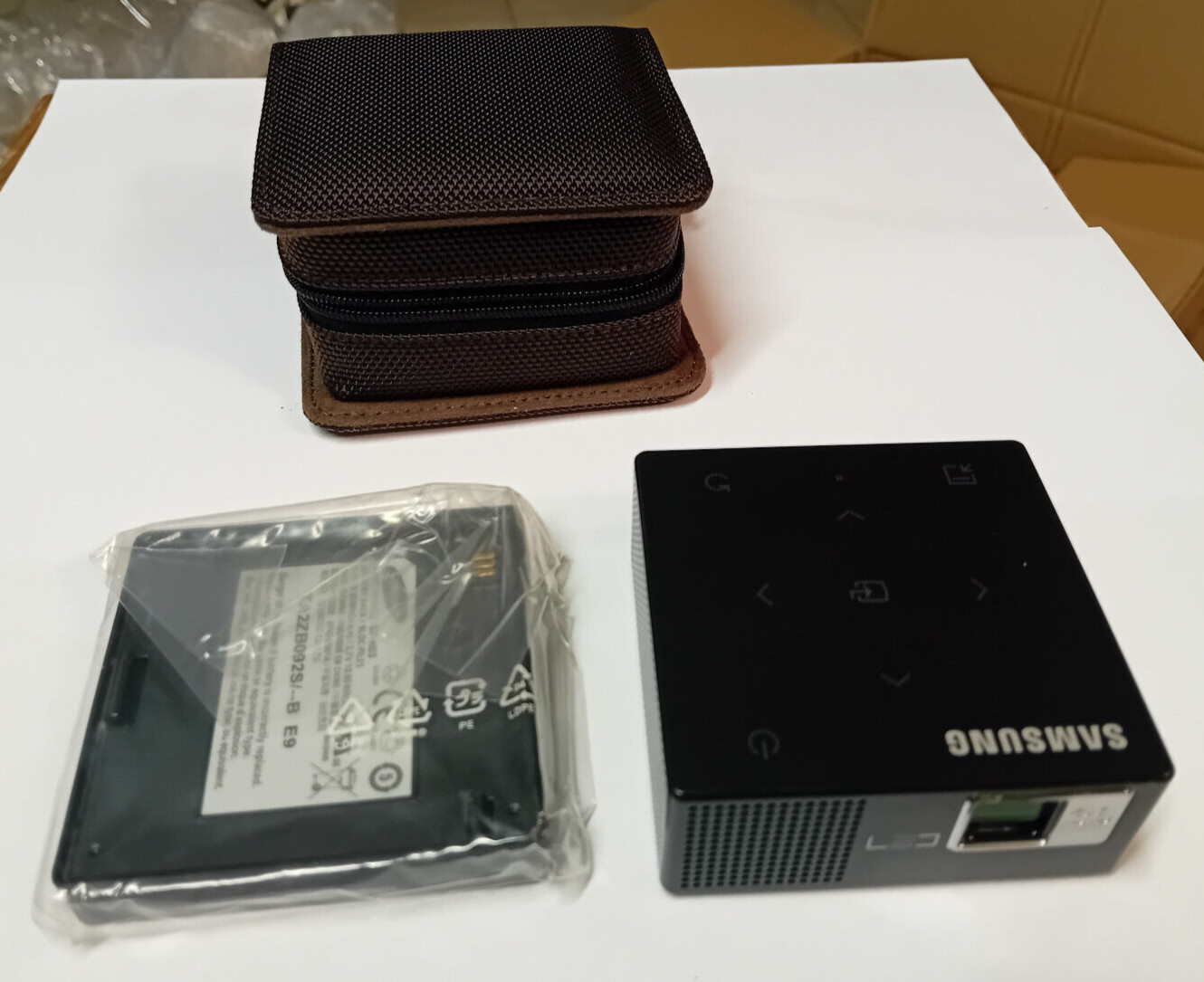 Samsung SP-H03 Pocket Pico LED Projector Projector SP H03