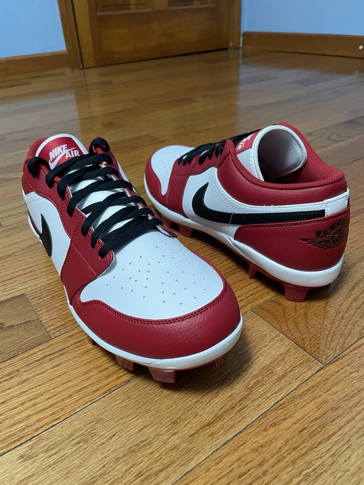 Air Jordan 1 Retro MCS Low 'Chicago' Red White Baseball Cleats CJ8524-611 Sz 15