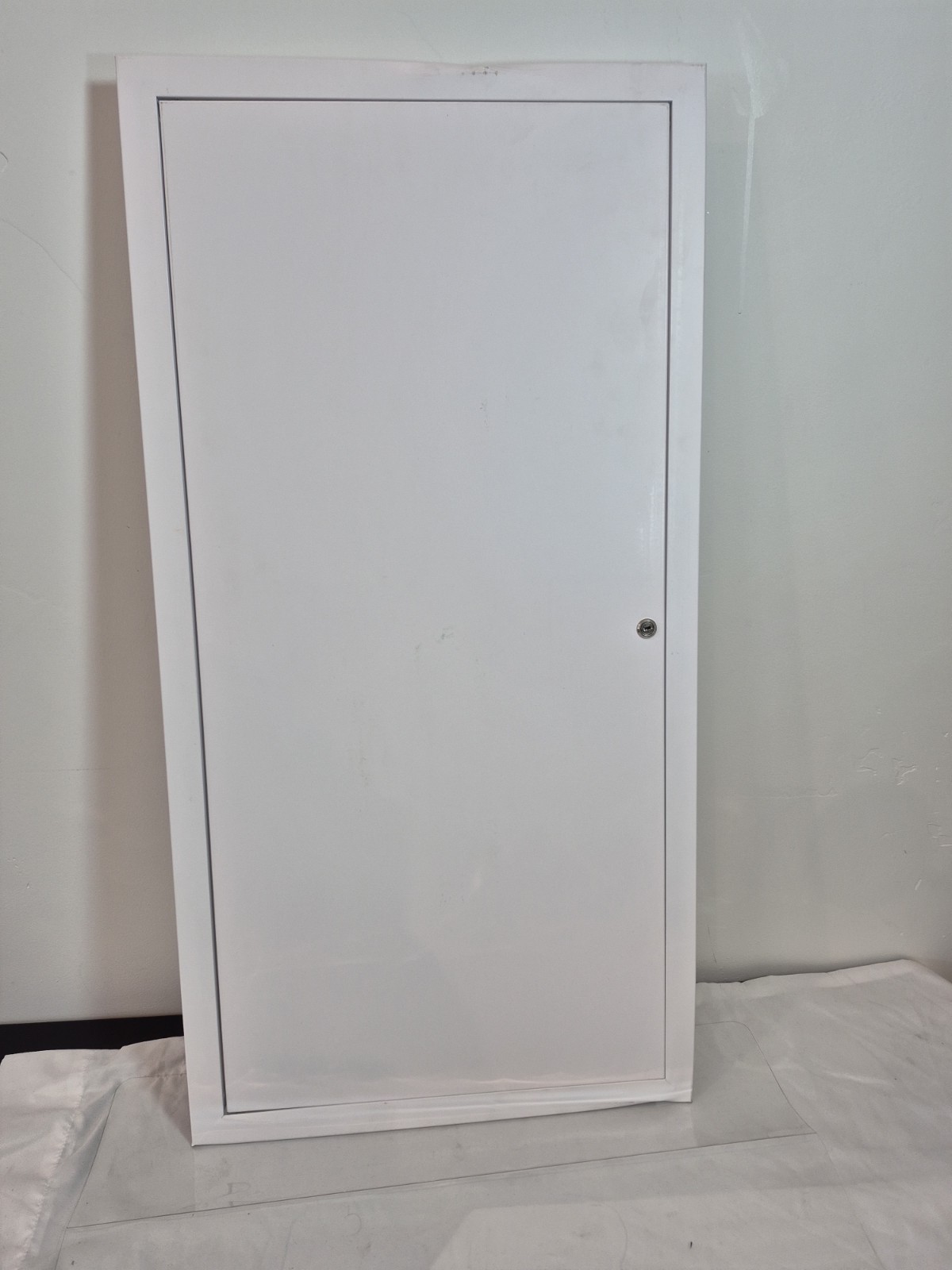 White Metal Rectangular Inspection Door, Concealed Latch Wall/Ceiling