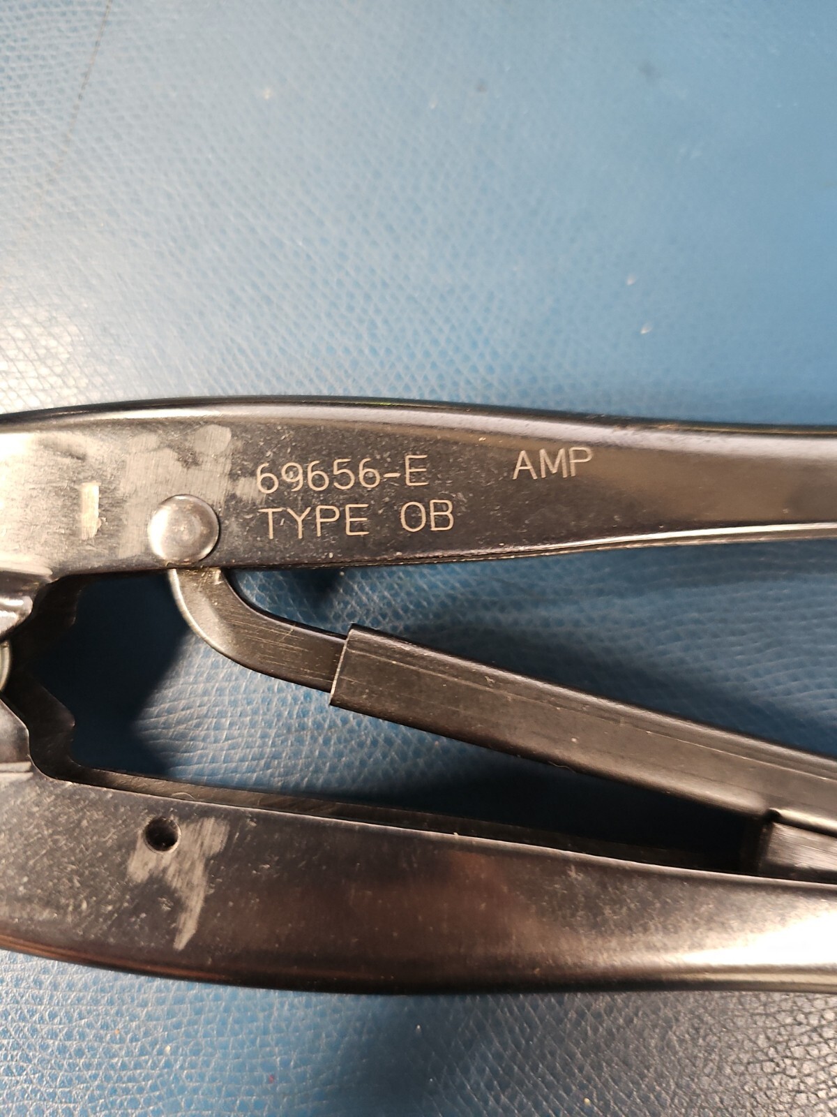 AMP 69656 -E TYPE OB USED HAND CRIMP TOOL FREE SHIPPING