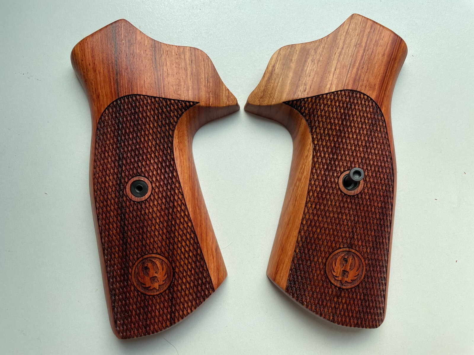 New Checkered wood Handle Grips for Ruger GP100 Super Redhawk No groove