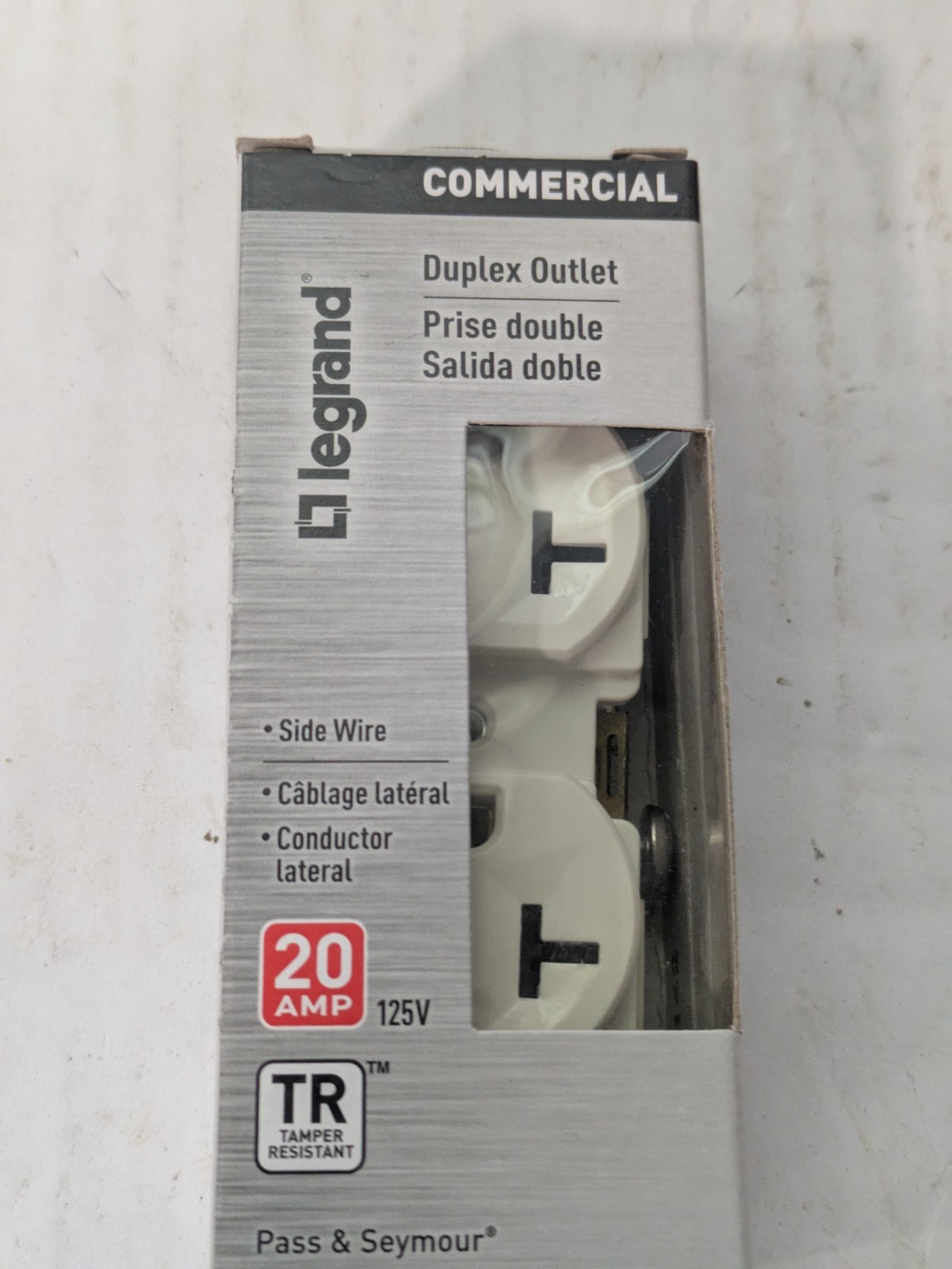 Lot of 8 Legrand Pass & Seymour TR20LACC8L 20A 125V Tamper Resistant Outlet Ligh