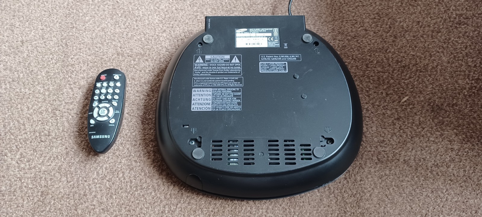 SAMSUNG COMPACT HMDI DVD PLAYER WITH REMOTE - BLACK