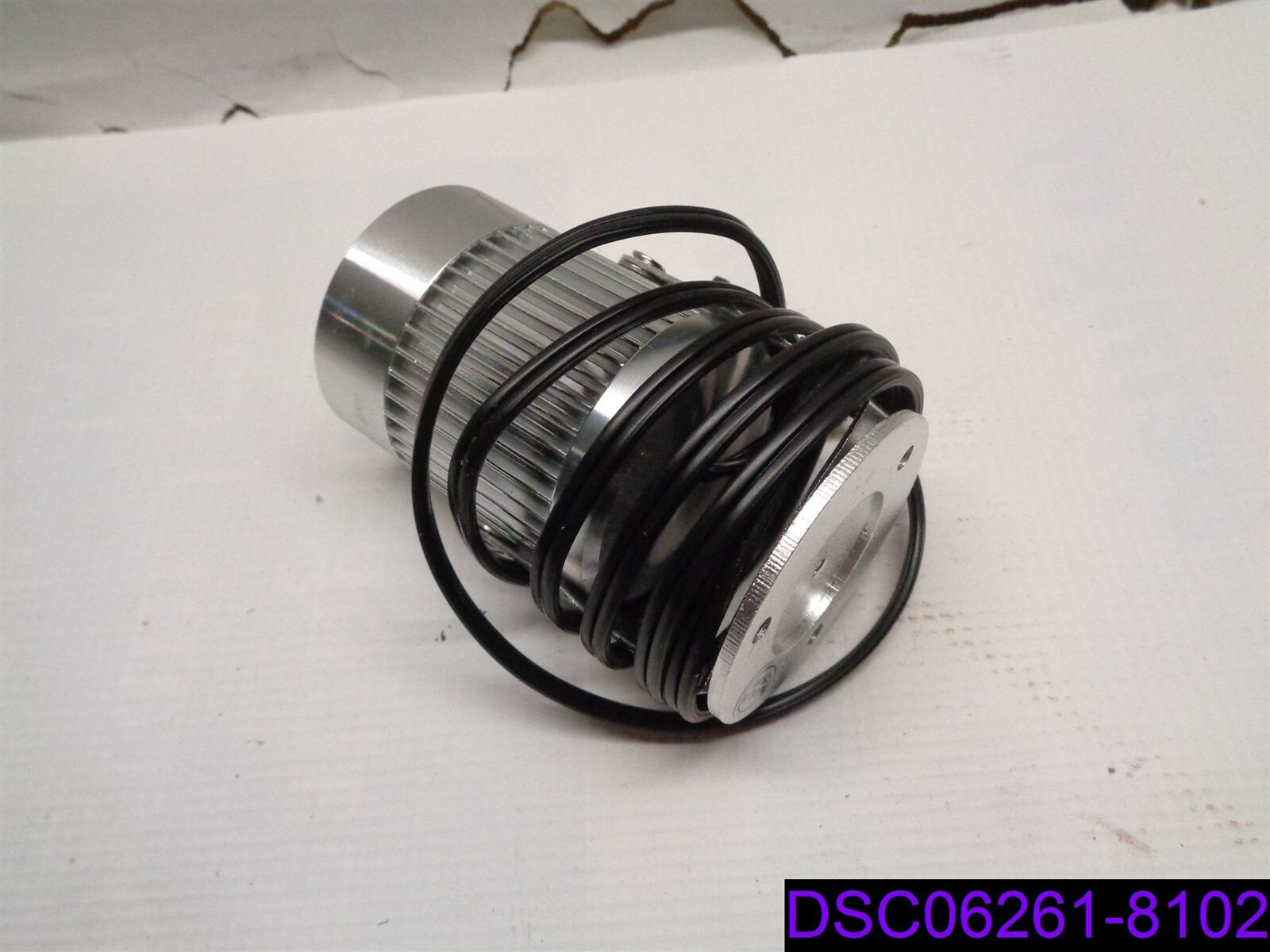 New with Scratches : Mountable Directional Spotlight