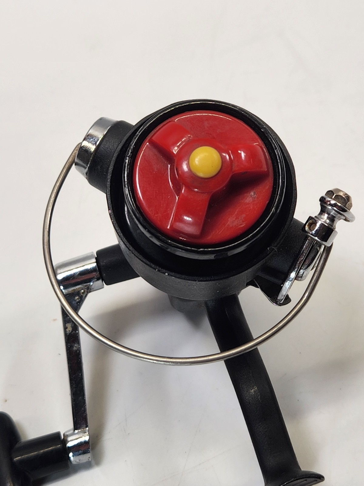Vintage Gladding South Bend 820 Spinning Reel / EUC++ / Circa Early 1970's