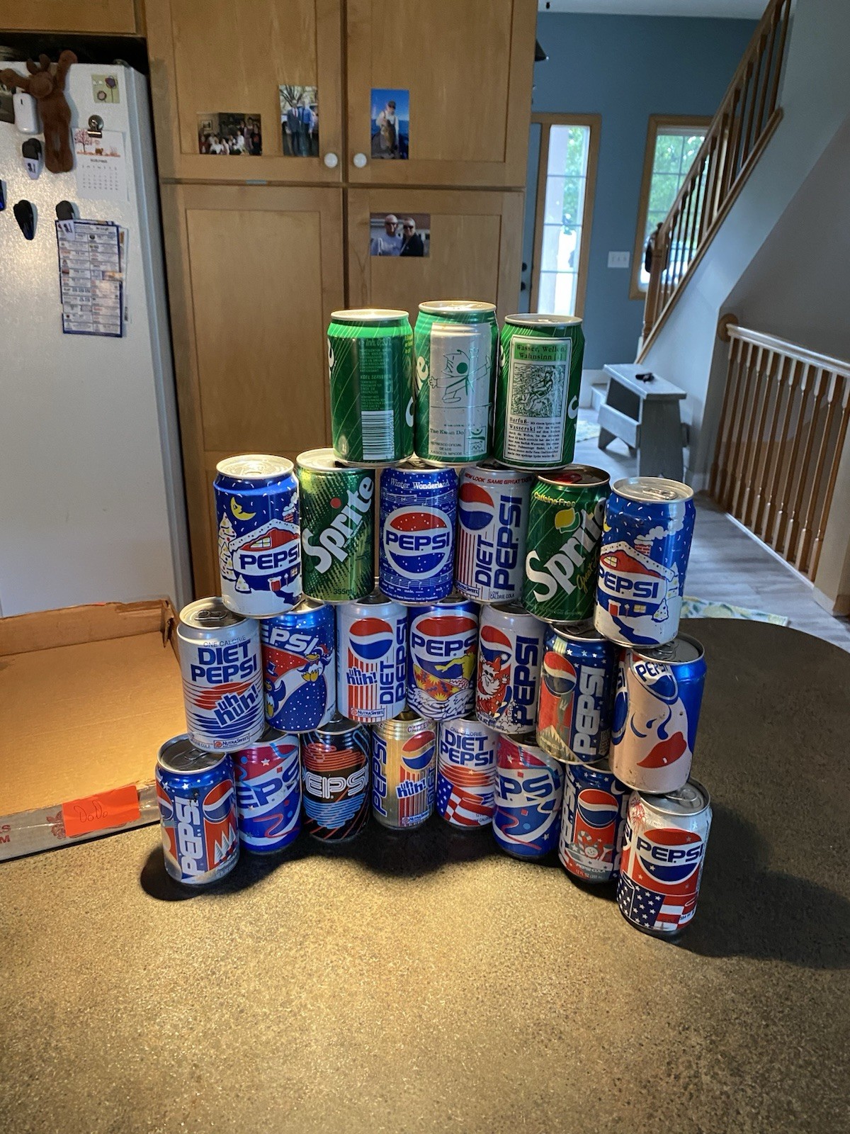 OLD SODA 🥤 CAN LOT OF See Pictures DENTS,HOLES, RUST ECT….. Lot Dodo 2 sold