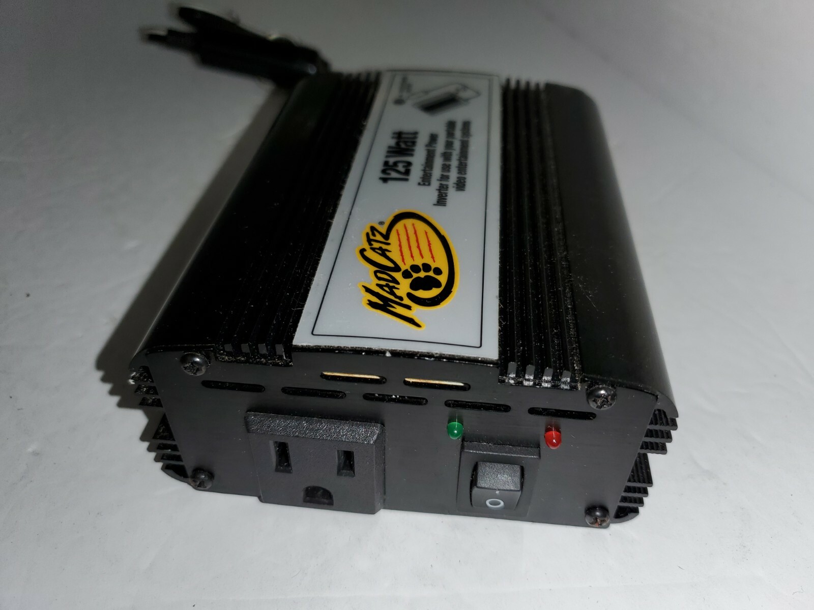TWO 110V outlets 125W Car Power Inverter DC 12V to AC 110V made by Mad CatzY8