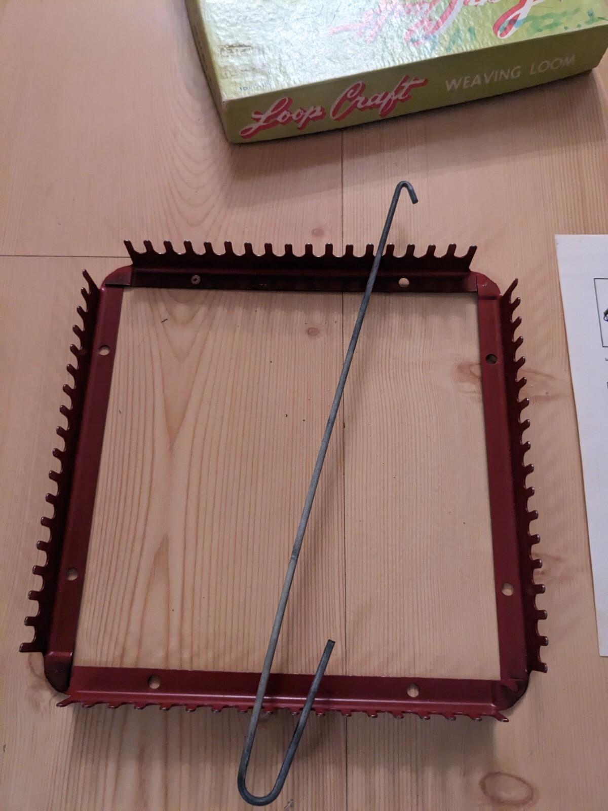 Vintage Nellie Bee Loop Craft Weaving Lool w/Original Hook , Instructions Box US
