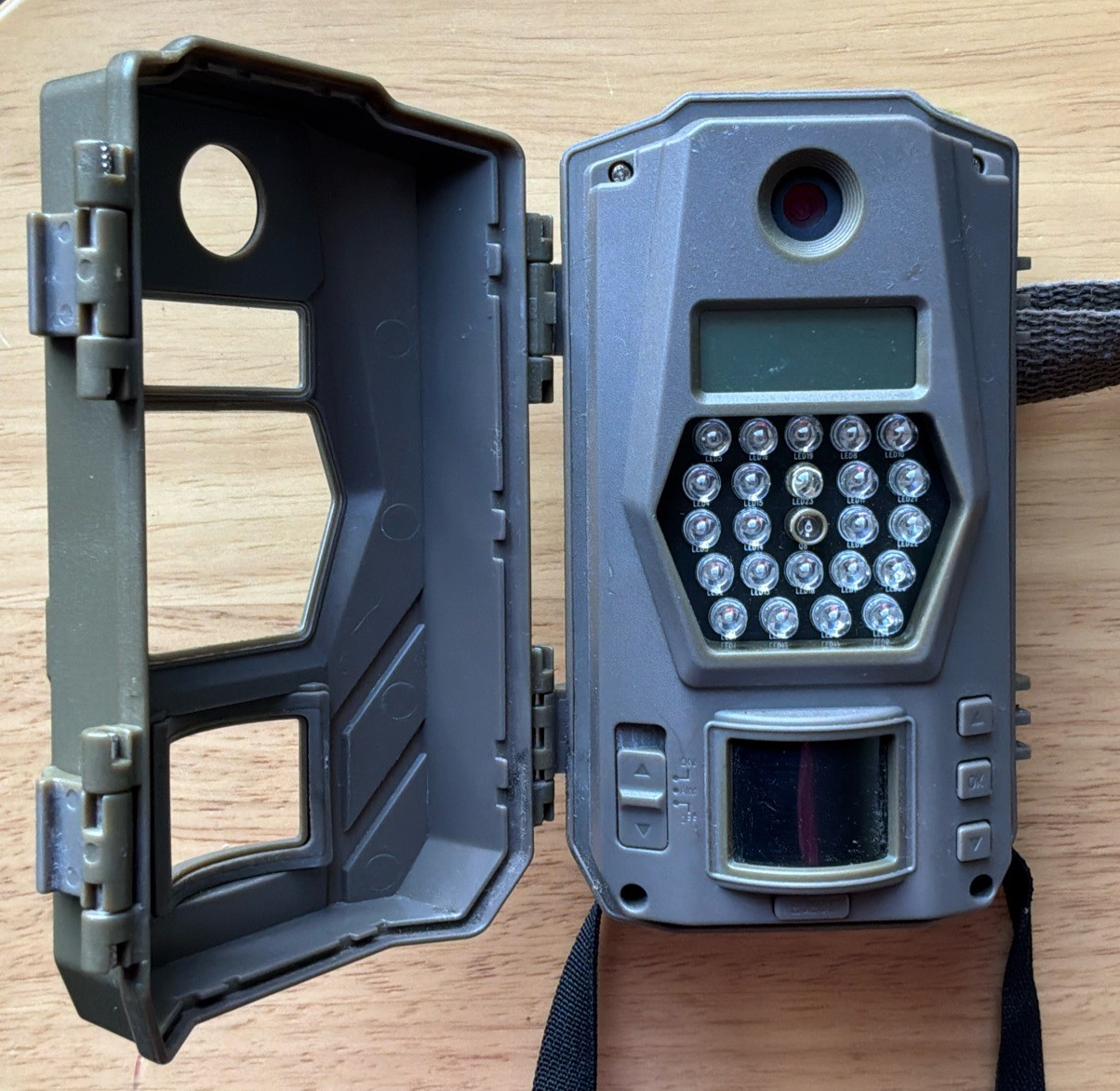 Tasco 119272CW 10MP Trail Camera with Strap~Green