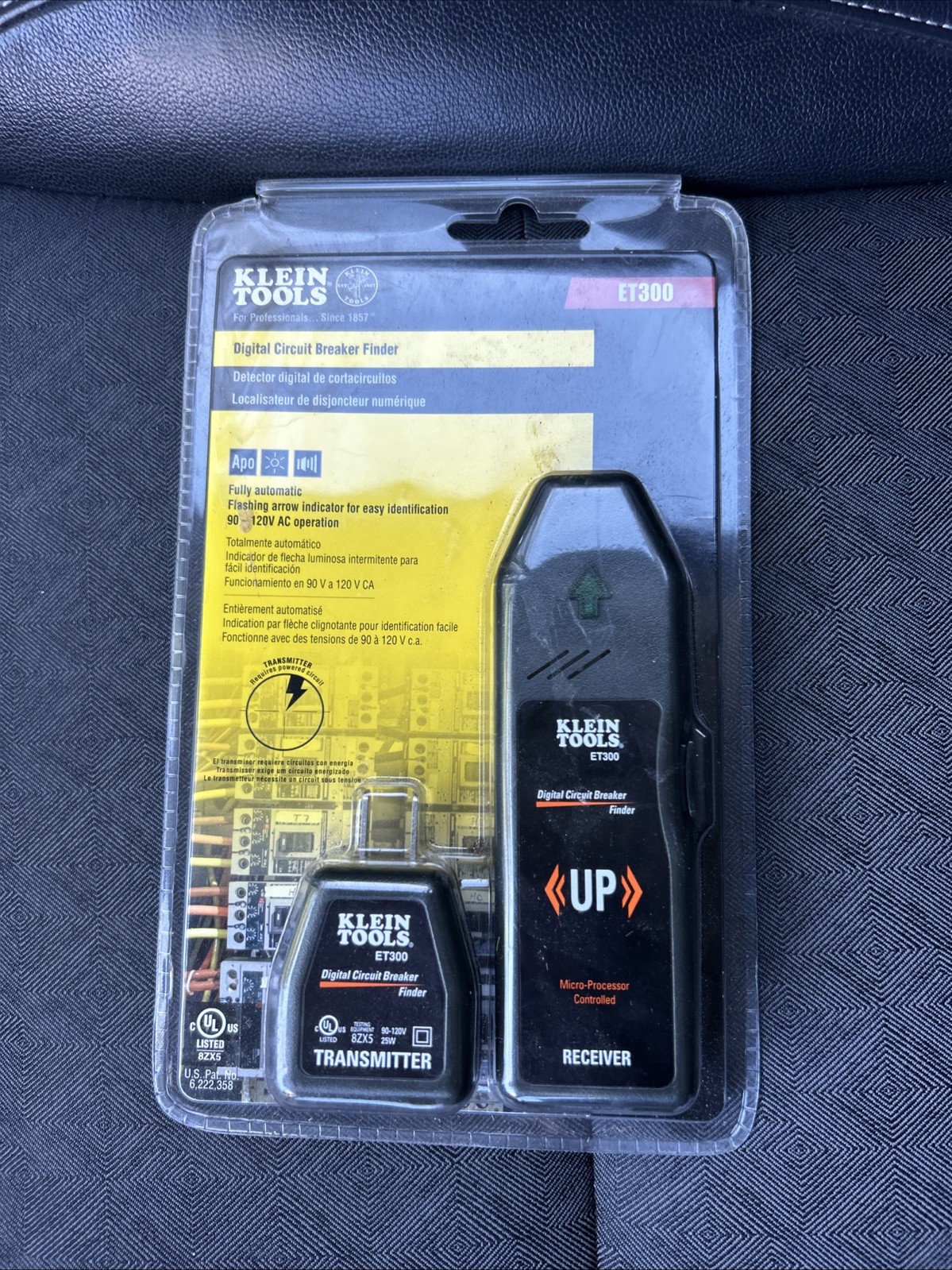Klein Tools ET300 Circuit Breaker Finder Outlet Tester