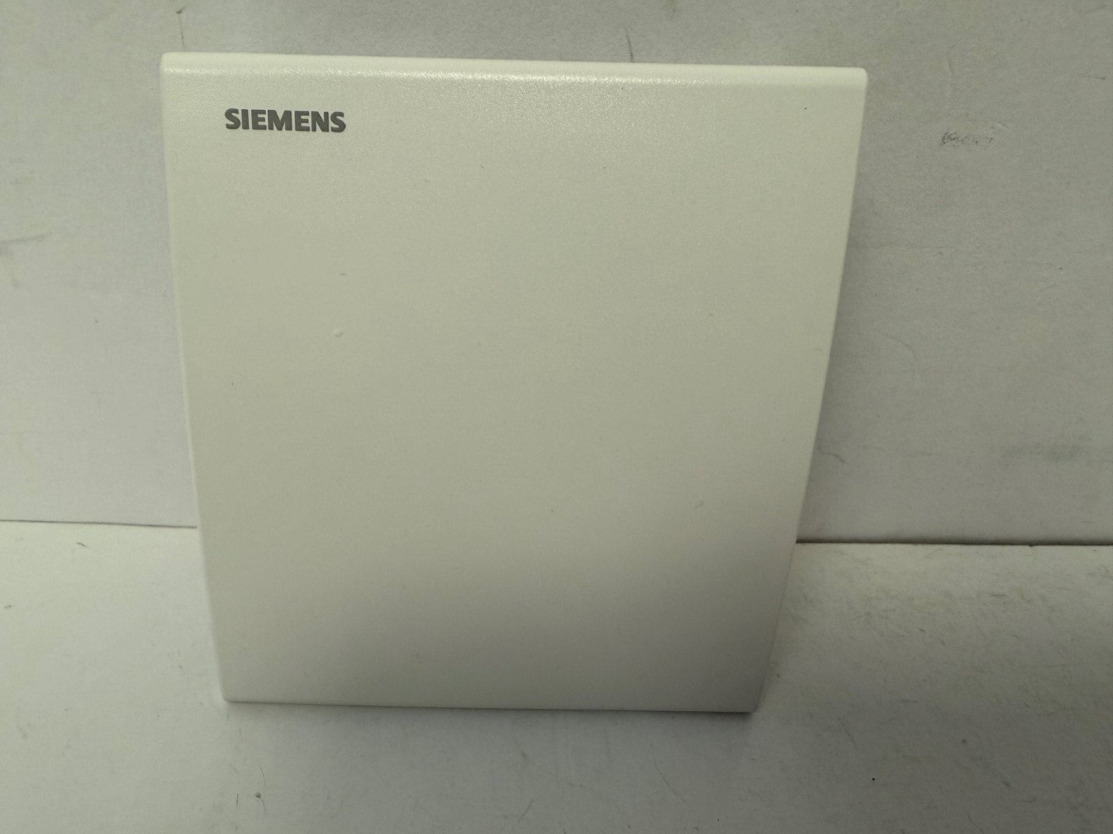 SIEMENS QPA2000 ROOM AIR QUALITY SENSOR NEW OPEN BOX