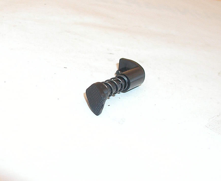 GAMO P-25 Blowback Pistol - Magazine Catch Assembly