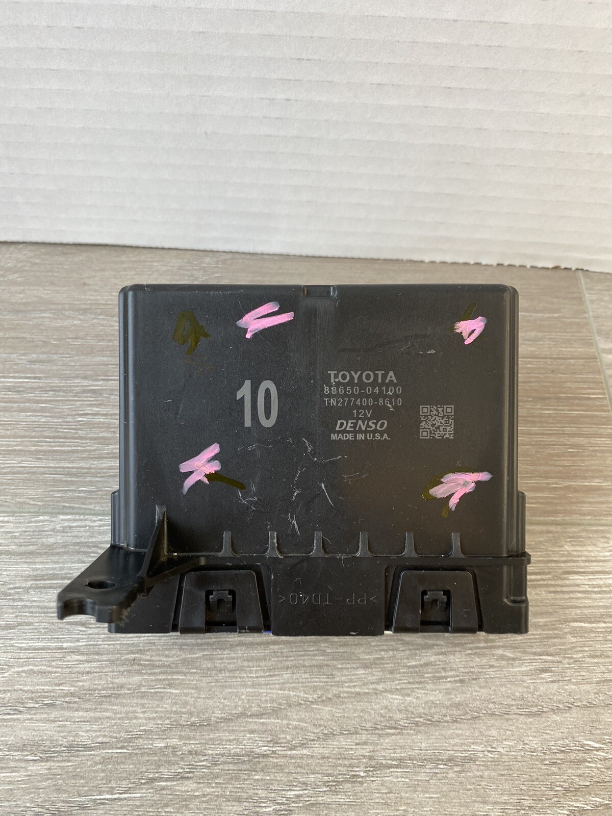 2020 2021 Toyota tacoma 20-21 temperature amplifier control module 88650-04100