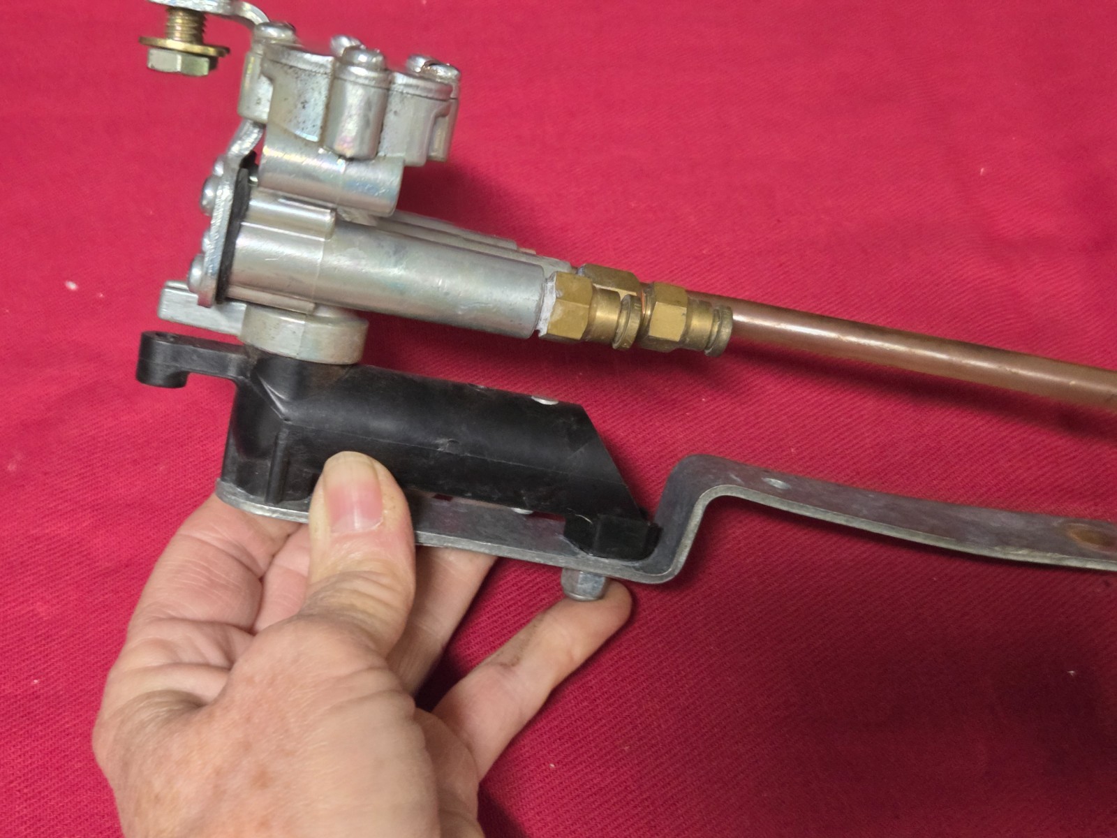 WORLD AMERICA: WA90054007 HEIGHT CONTROL VALVE