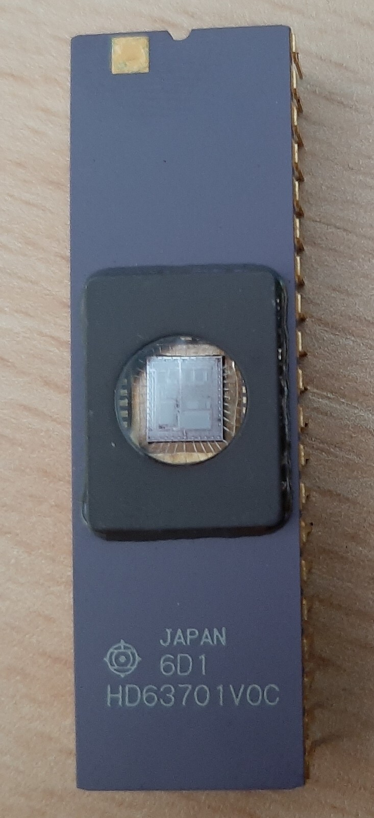 HD63701VOC Ceramic Microcontroller 40 pin DIP
