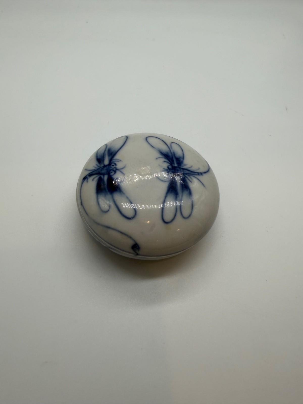 Asian Blue & White Porcelain Trinket Box w/ Paste Box w/ Dragonfly Decoration