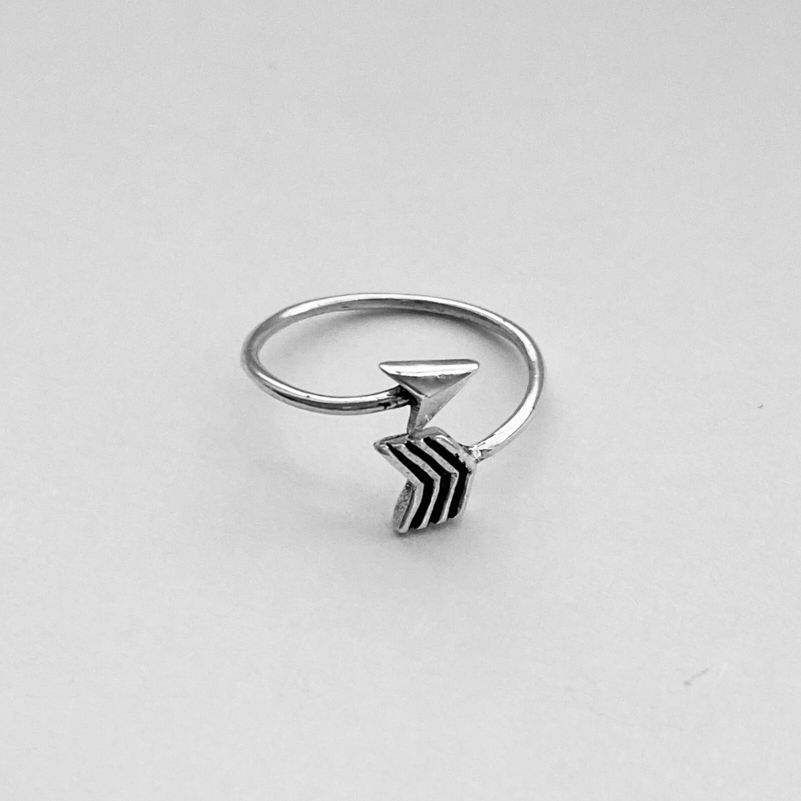 Sterling Silver Thin Bow and Arrow Toe Ring, Silver Ring, Arrow Rings