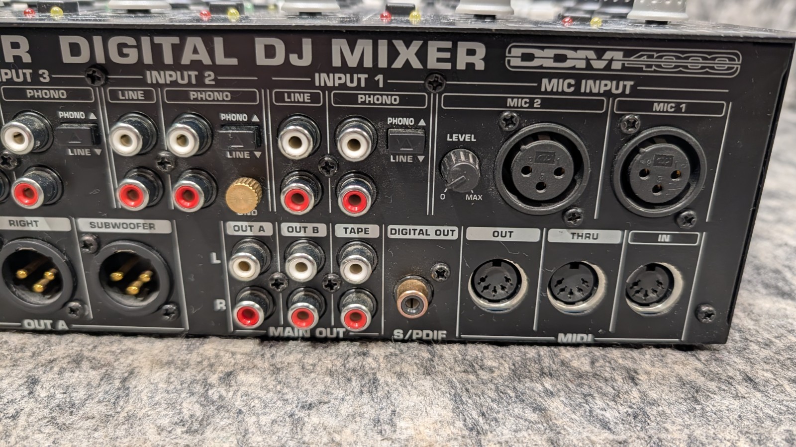 Behringer DDM4000 Digital DJ Mixer 4-Channel USB Tabletop Echo Reverb Filter