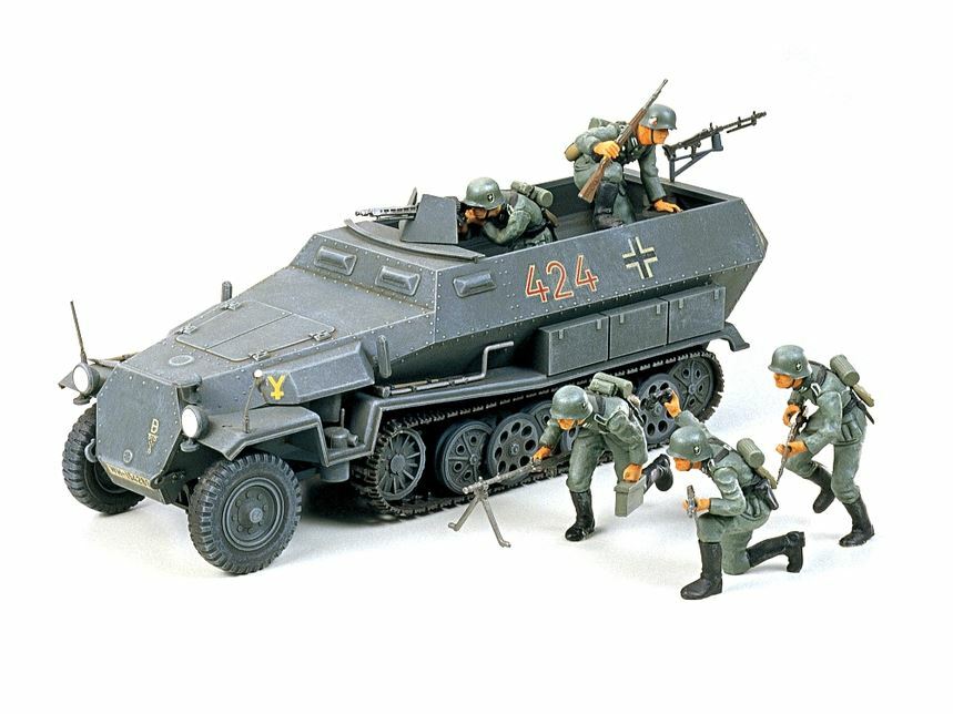 Tamiya - 1/35 German Hanomag Sdkfz 251/1 Plastic Model Kit