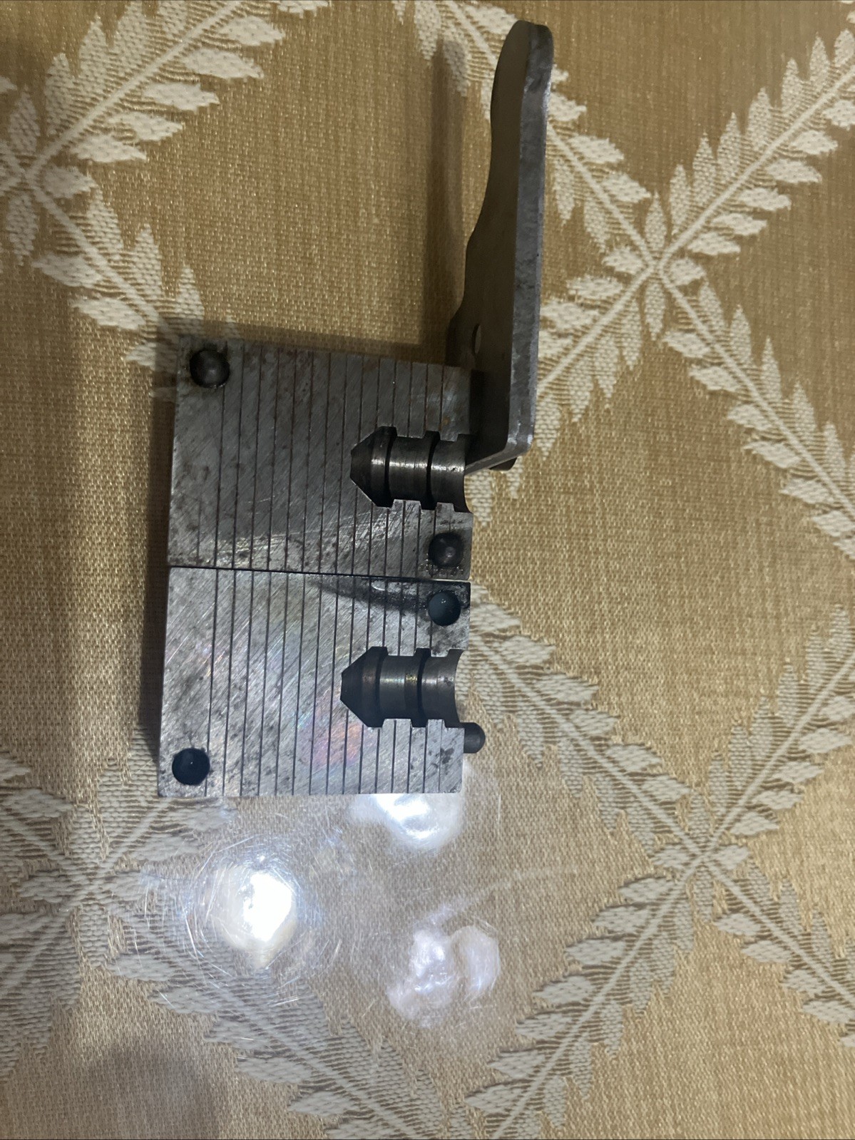 THOMPSON CENTER ARMS .36 CALIBER MAXI-BALL POWDER T/C MOLD LYMAN IRON VERSION