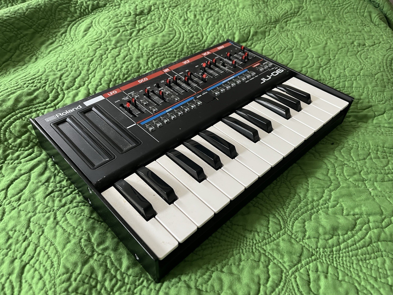 Roland K-25M JU-06 Keyboard Synthesizer 25 Keys Faders Built-in Effects Chorus