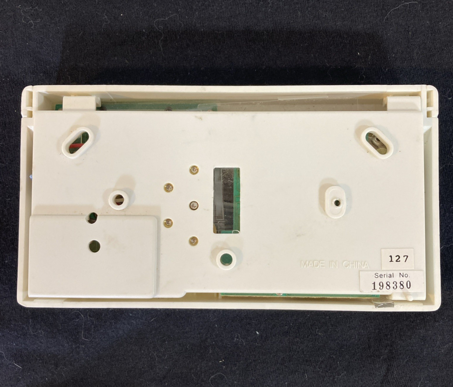 RobertShaw 300-252 Thermostat Programmable, 5-2 Day Heat/Cool