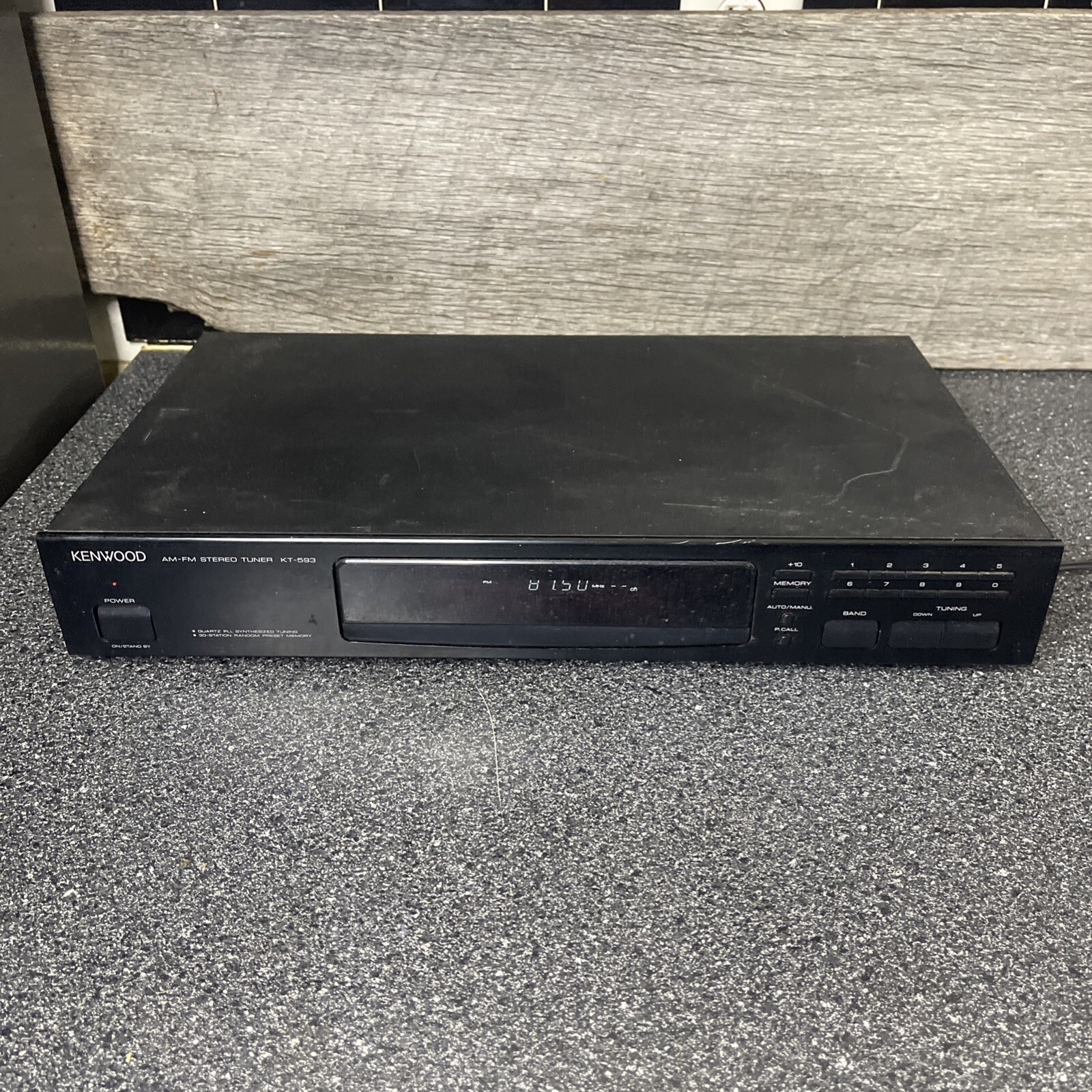 Kenwood KT-593 Quartz Synthesized AM/FM Stereo Tuner Great Working Condition