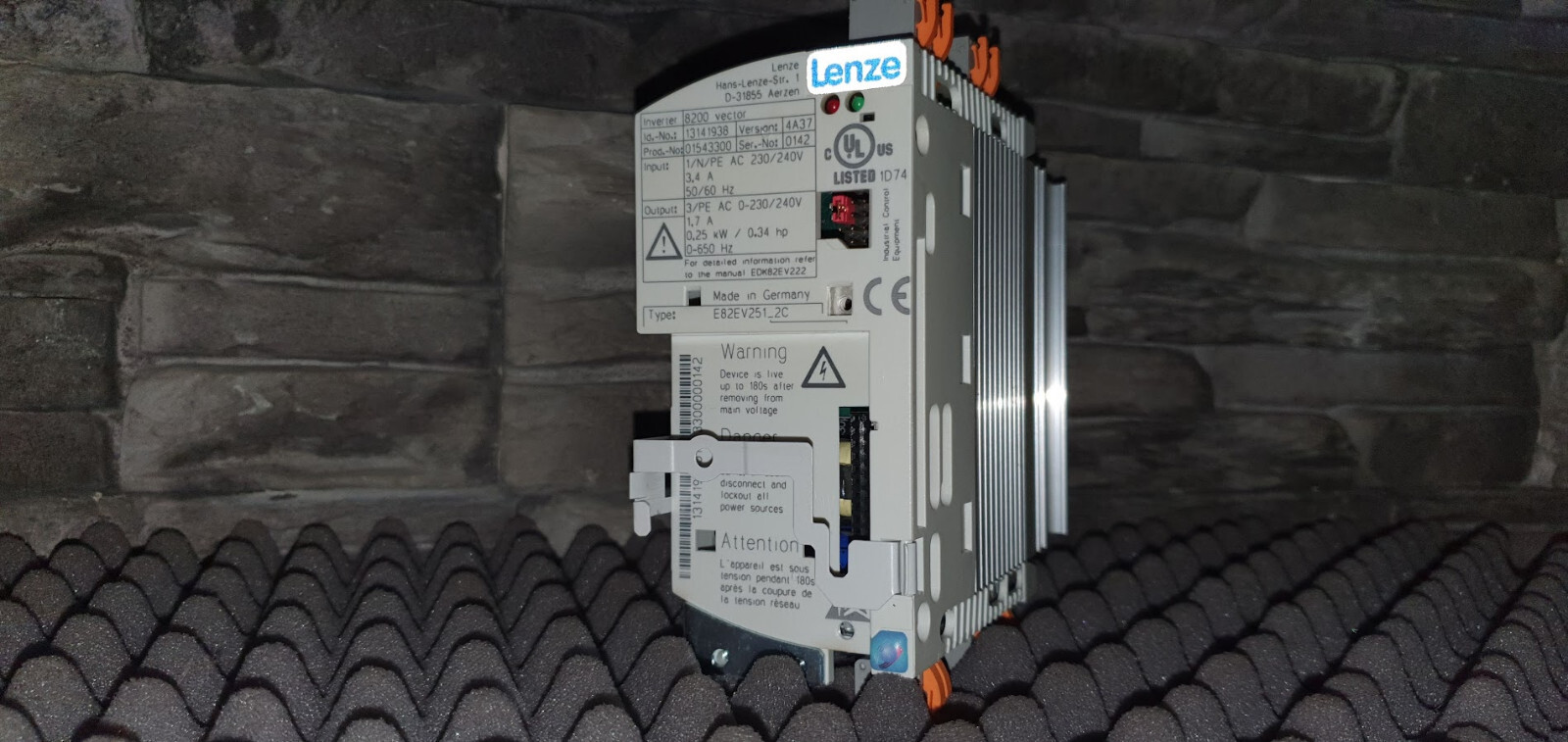 Lenze Frequency Inverter E82EV251K2C - 0.25kW - Used E82EV251_2C