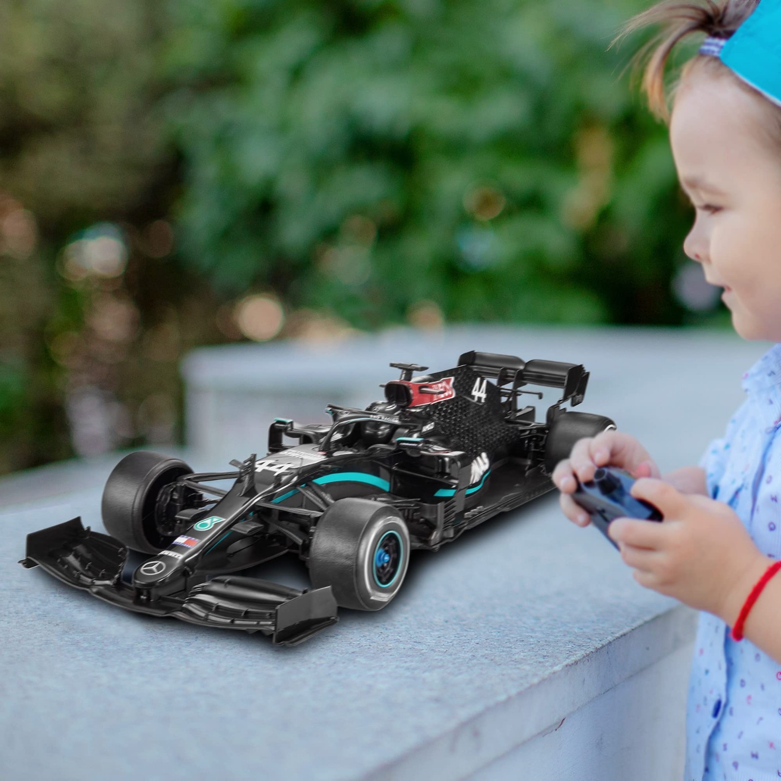 RC Car 1/12 Scale 2.4Ghz Mercedes-AMG F1 W11 EQ Performance Officially Licensed