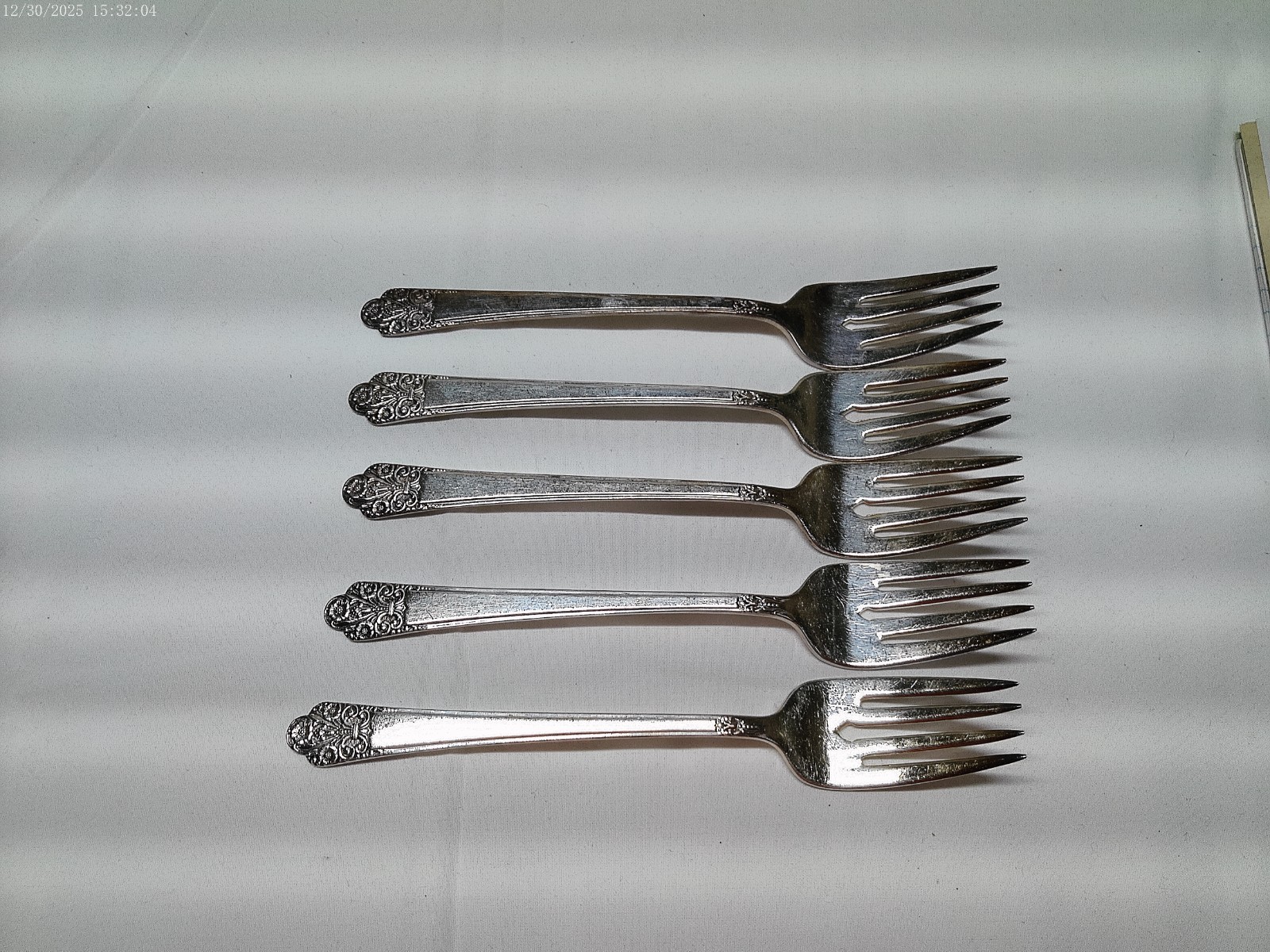 5 Rogers Deluxe Silverplate Precious Pattern Salad Forks 6-3/4" Long