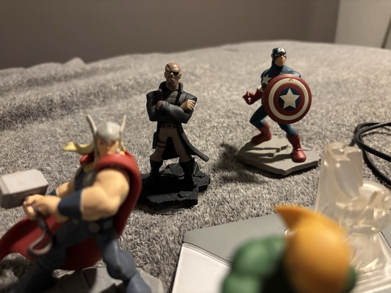 Disney Infinity Base And 9 Figure + 2 Play Set Pieces Lot Set