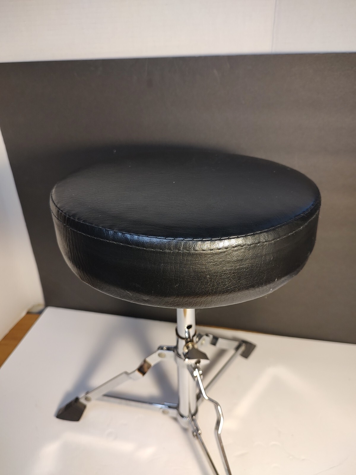 Padded 10" Round Adjustable Kids Drum Stool Throne Excellent Cond.