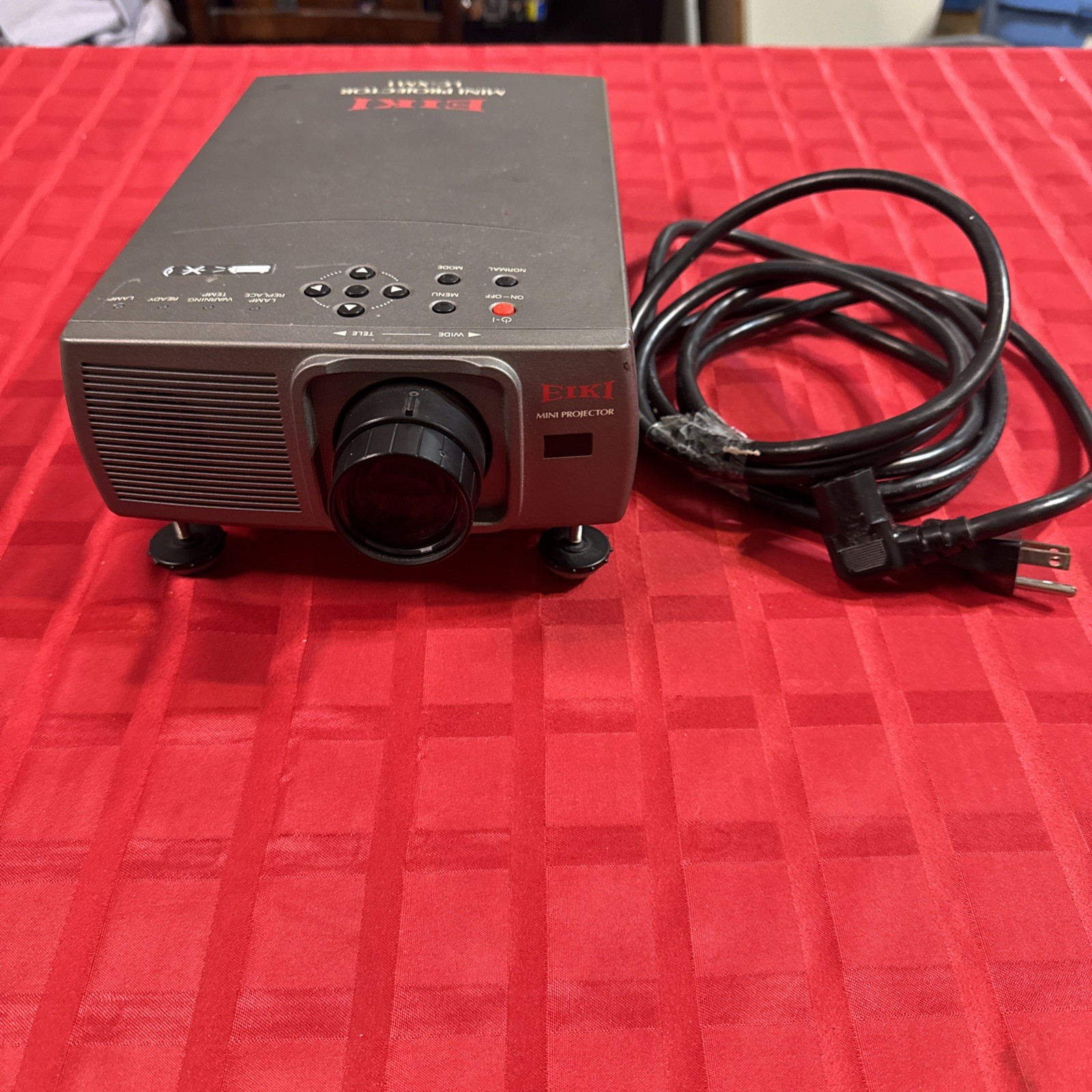 EIKI LC XM1 Projector