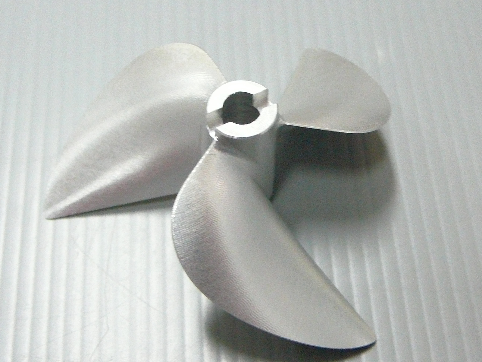 VXP 1/4" 1474/3 CNC ALLOY PROP GAS BOAT PROPELLER 74mm 1.4p
