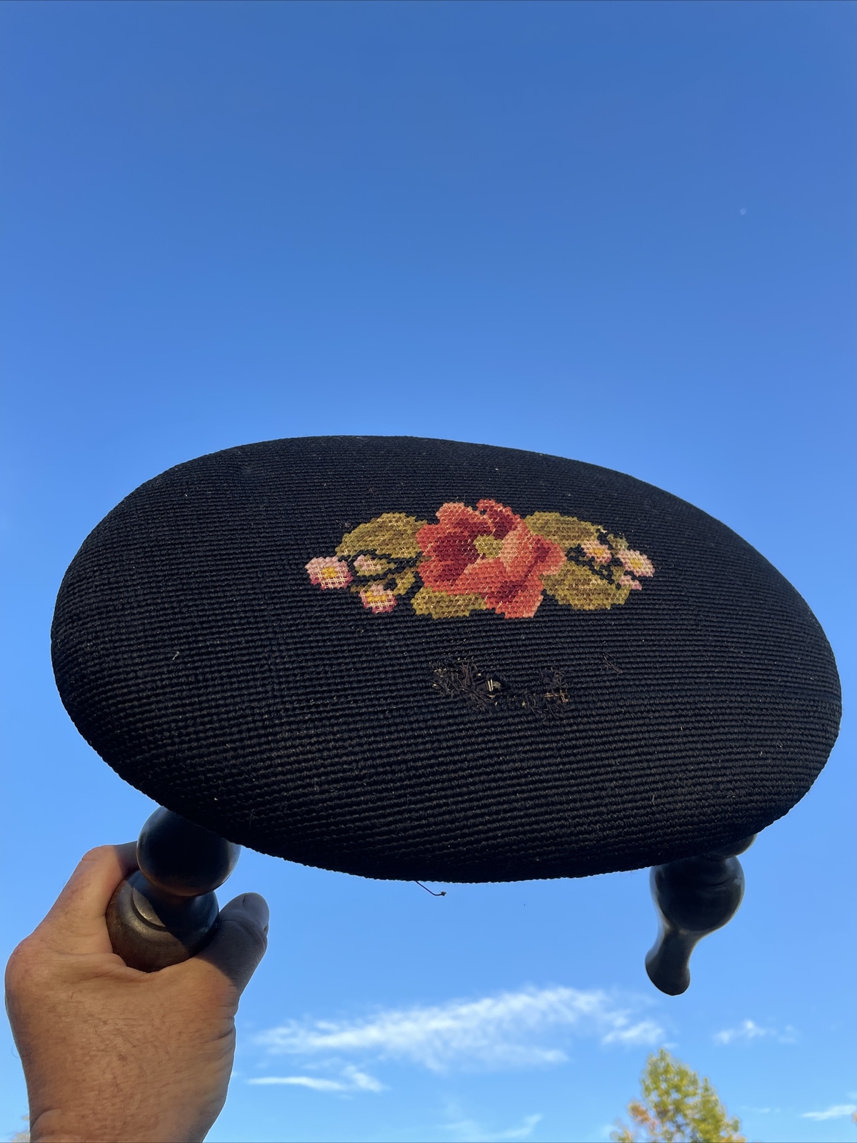 UNIQUE Embroidered Foot Stool Furniture  Farmhouse FRENCH PROVINCIAL ❤️ct39j1