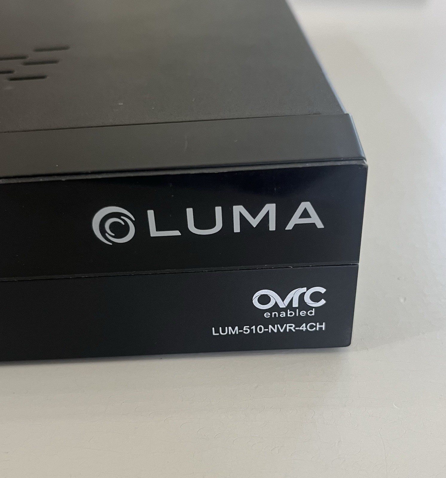 Luma Surveillence LUM-510-NVR-4CH Network Video Recorder With Accessories