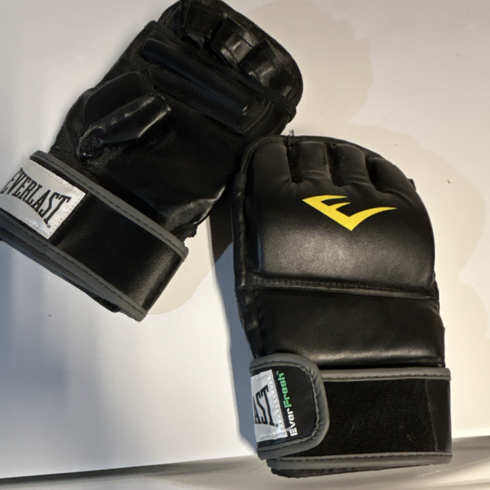 Everlast Black MMA Grappling Gloves
