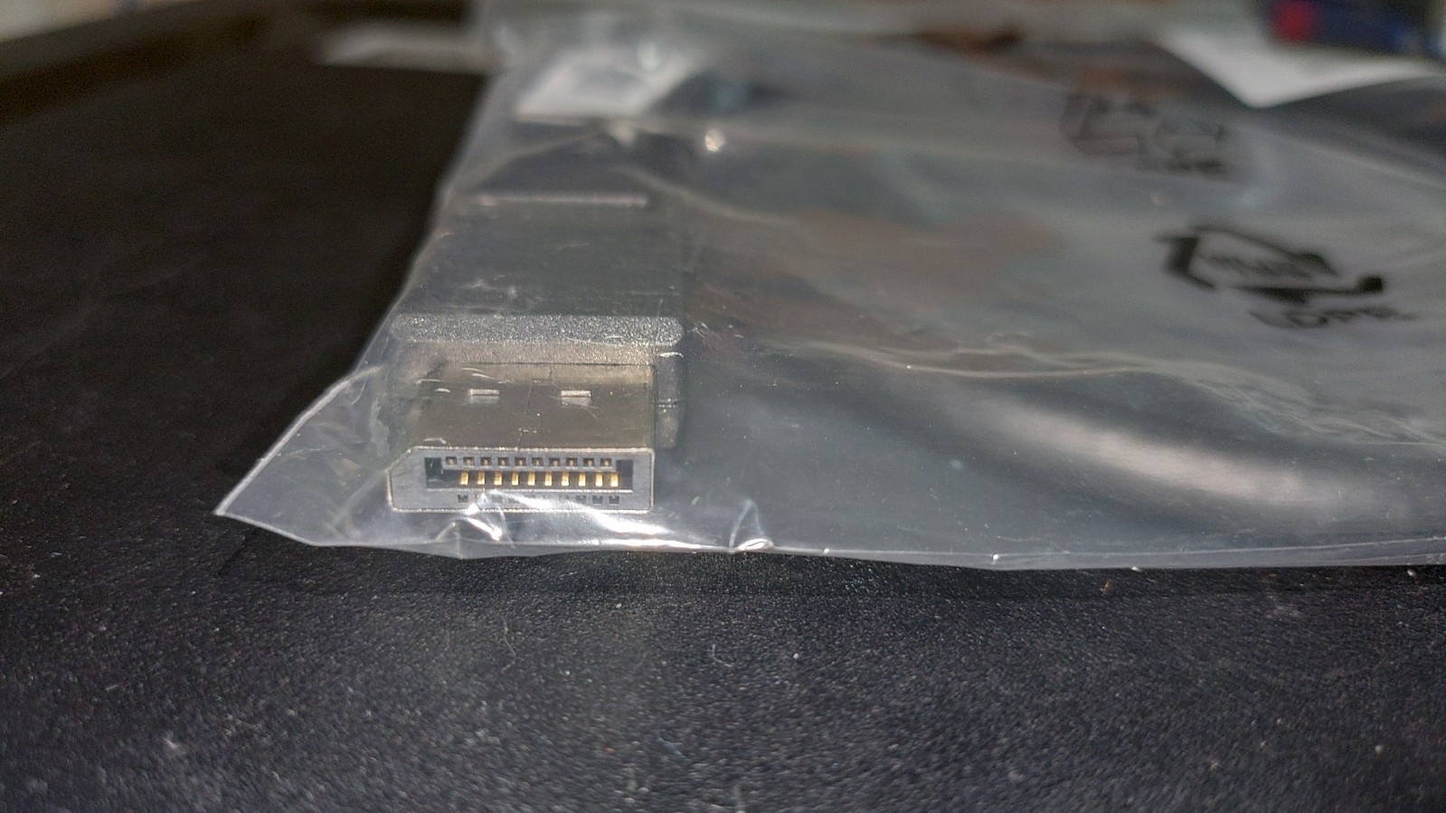 2-foot {HP} DisplayPort (M) to DisplayPort (M) Cable {835388-0012347}