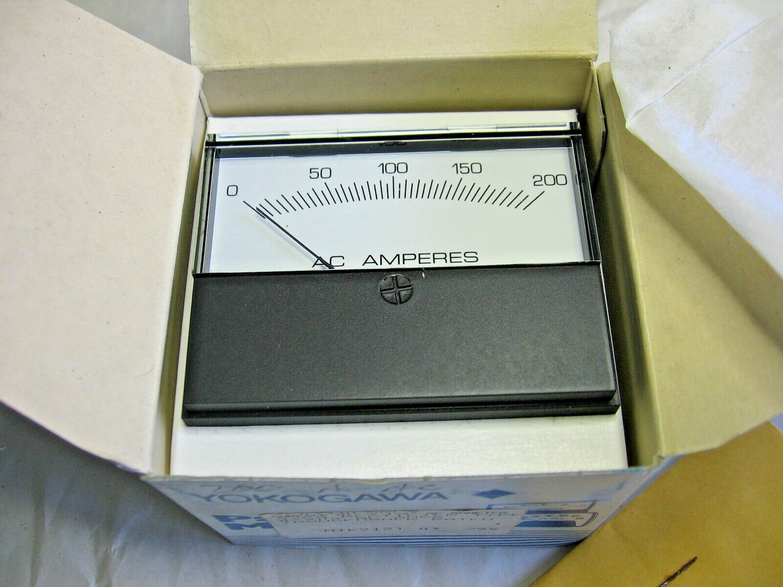 Yokogawa 2-1/2" Panel Meter Gauge 0-200 AC Amps Ammeter Transformer Rated