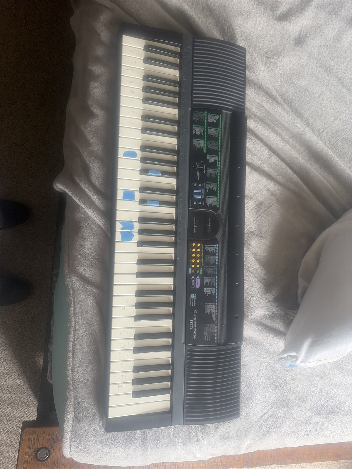 Concertmate 975 Keyboard, used but in good working condition.