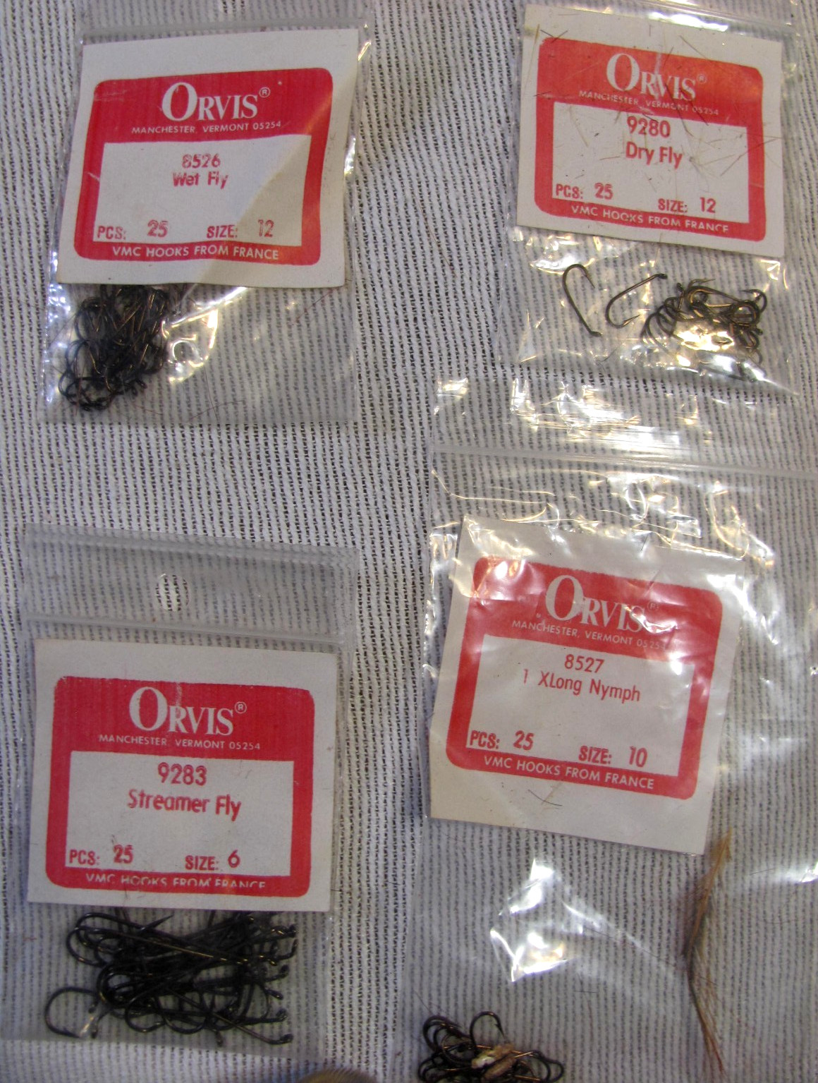 Vintage Orvis Fly Tying Kit Thompson? Pro Vise Pattern Book Thread Foil Feather