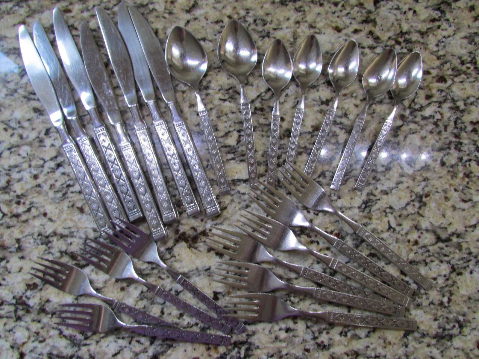 ONEIDA DISTINCTION LIBSON STAINLESS SILVERWARE FLATWARE SET 24 PCE FREE SHIP