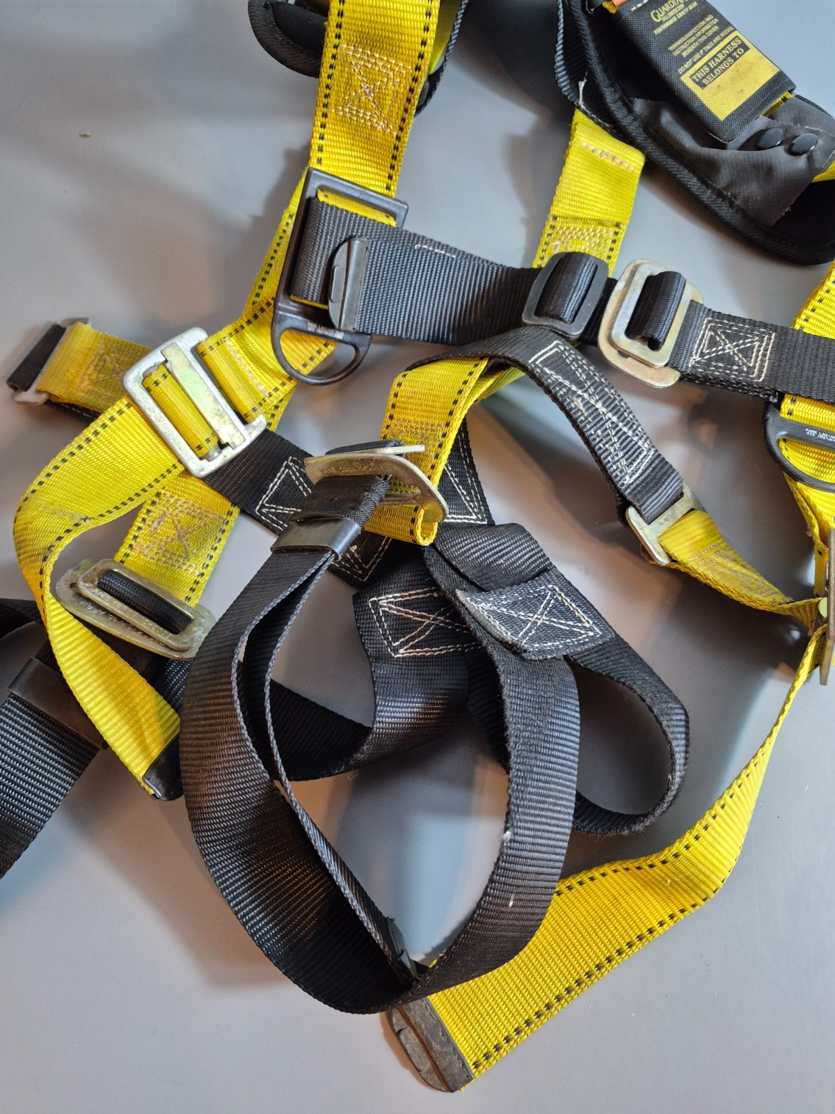 Guardian Fall Protection Roofing Safety Harness Medium Large Black Yellow